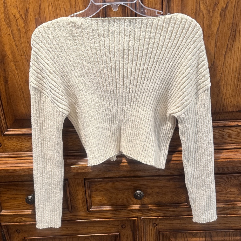 Chic Off-White Ribbed Sweater - Picture 5 of 5